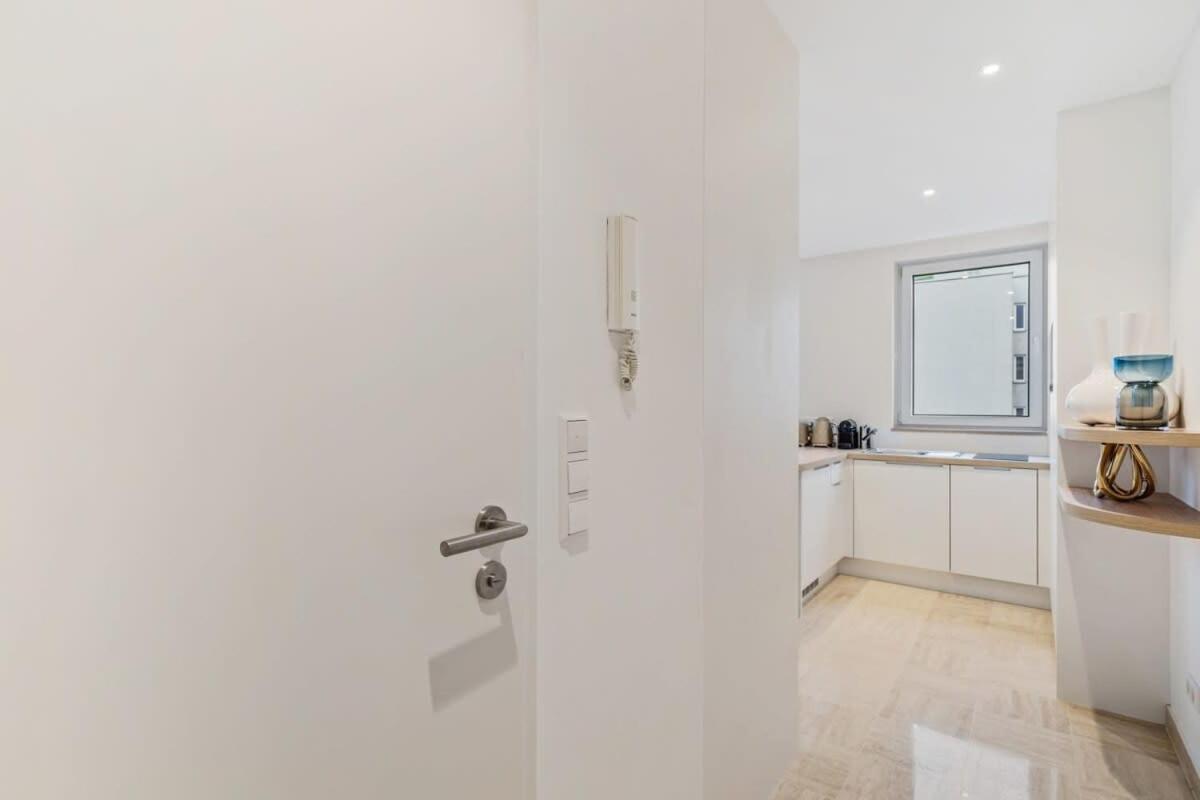 Modern Studio With King Bed, Walk To Attractions Lucembursko Exteriér fotografie