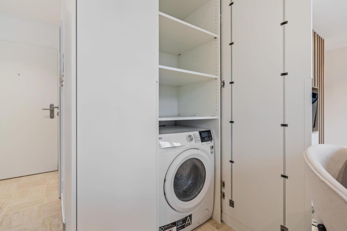 Modern Studio With King Bed, Walk To Attractions Lucembursko Exteriér fotografie