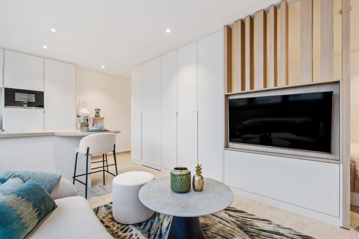 Modern Studio With King Bed, Walk To Attractions Lucembursko Exteriér fotografie