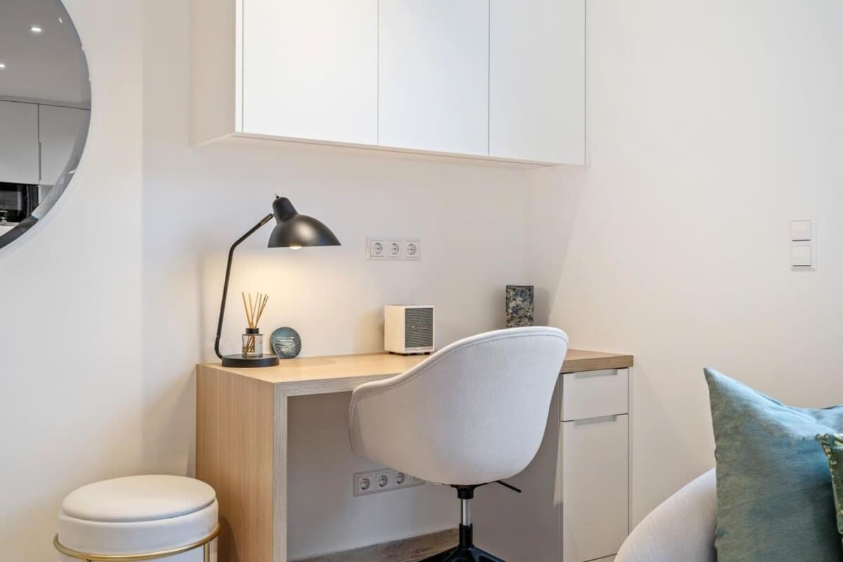 Modern Studio With King Bed, Walk To Attractions Lucembursko Exteriér fotografie
