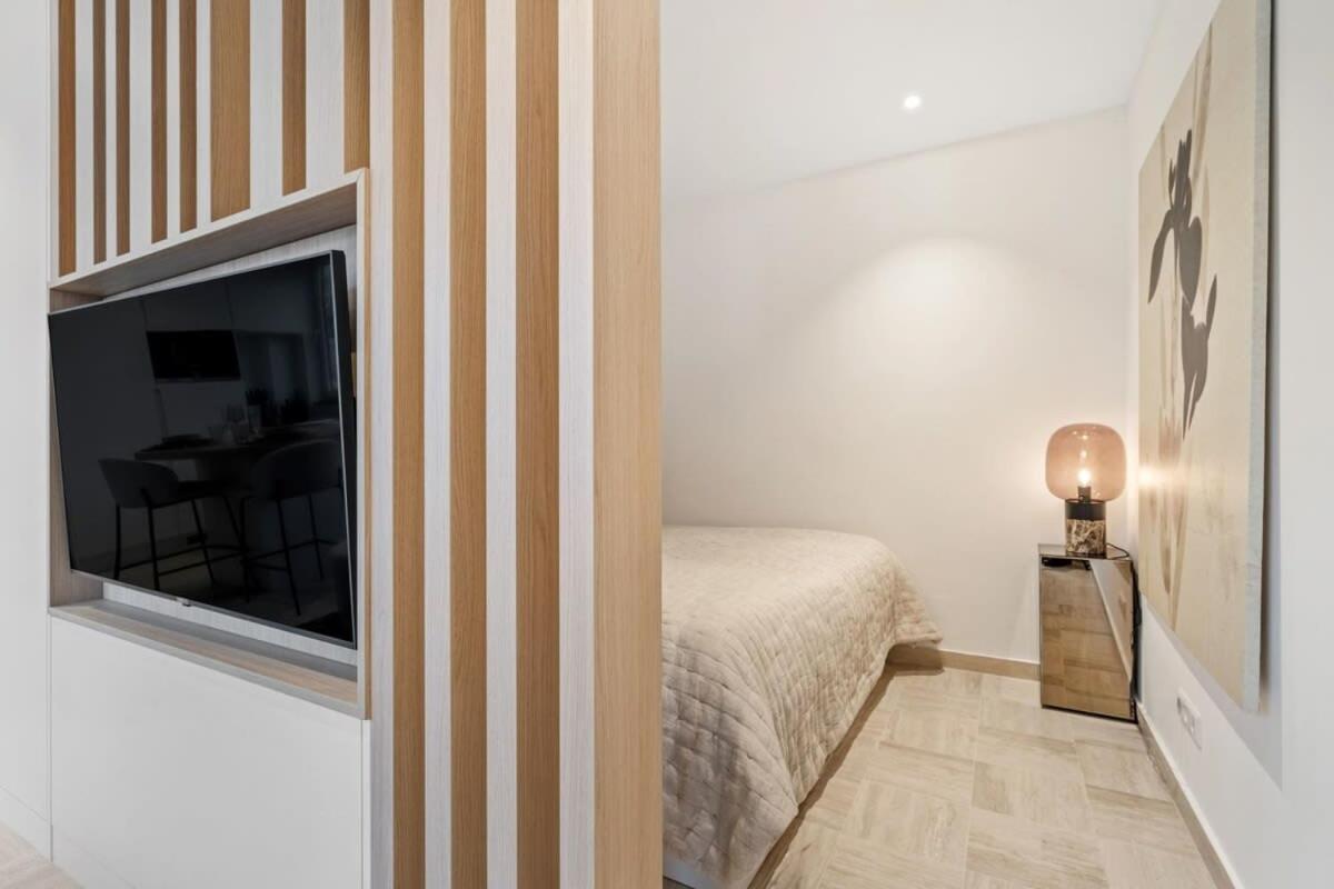 Modern Studio With King Bed, Walk To Attractions Lucembursko Exteriér fotografie